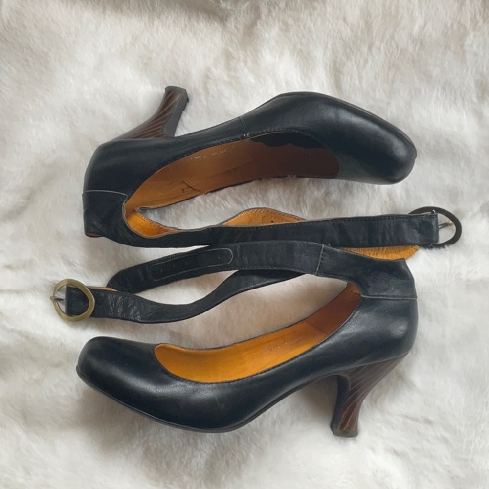 Jeffrey Campbell size 8 heels